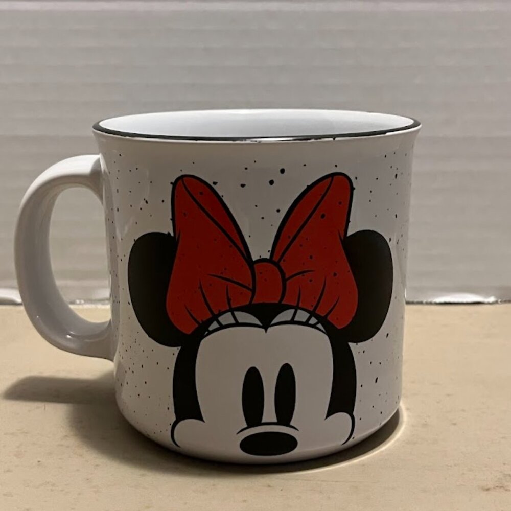 Minnie Mouse 20 oz mug Disney